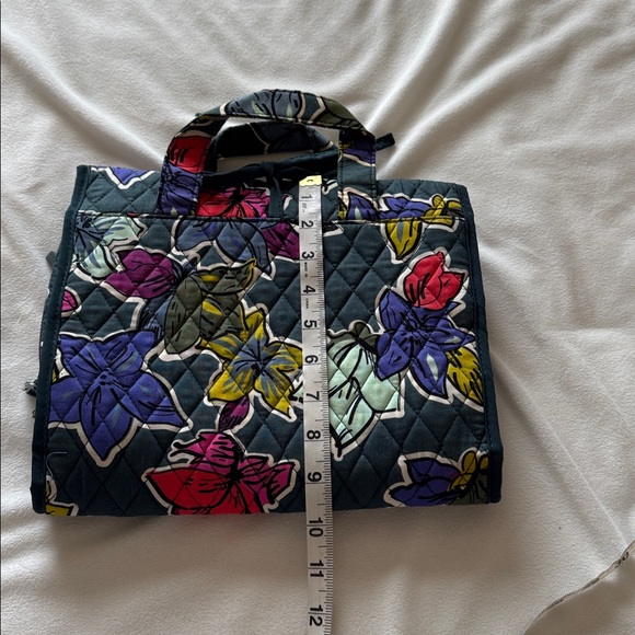 Vera Bradley toiletry bag - Picture 9 of 9
